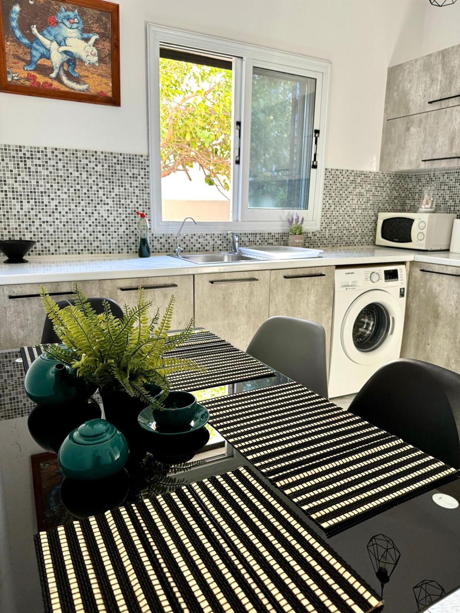 Appartement Dub House à Paphos Extérieur photo